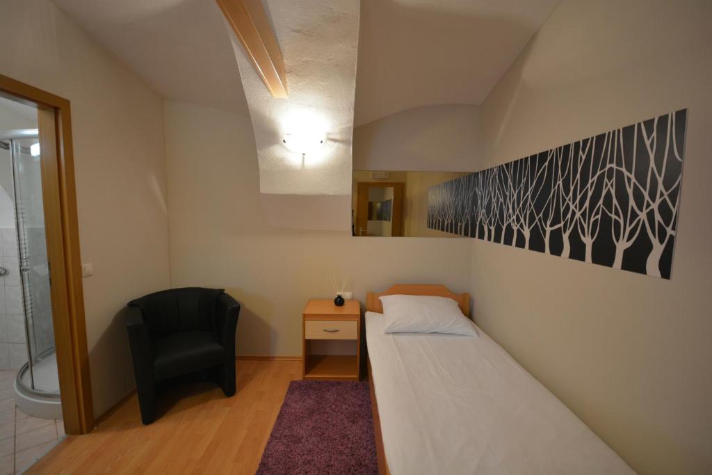 Rooms & Apartments Kepic, AIRPORT accomodation photo