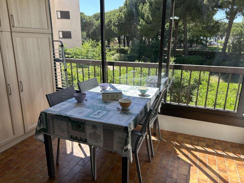 T2 avec loggia, proche mer et Seaquarium, 5 couchages, ménage inclus - FR-1-250-274, Le Grau-du-Roi