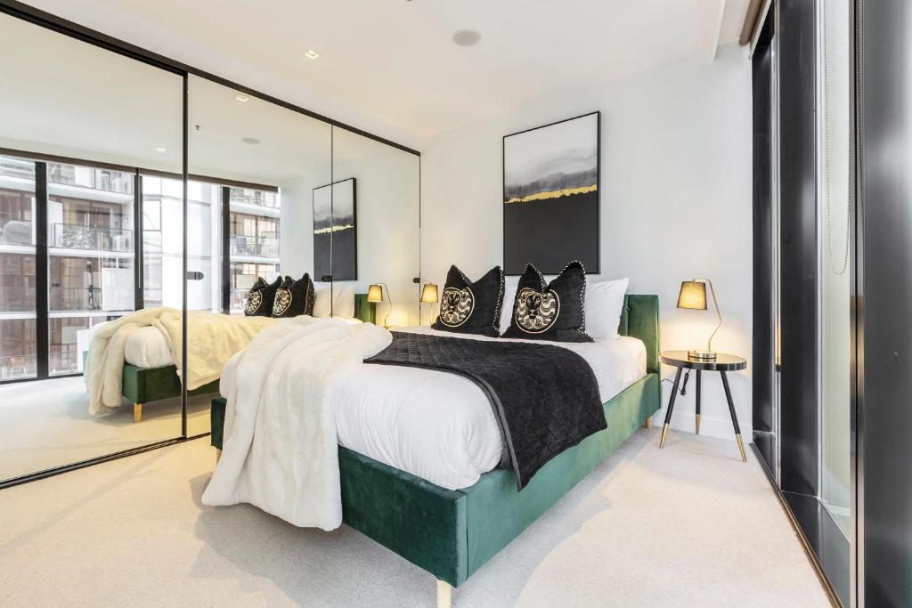 VAQUAY Soho In Docklands, Melbourne