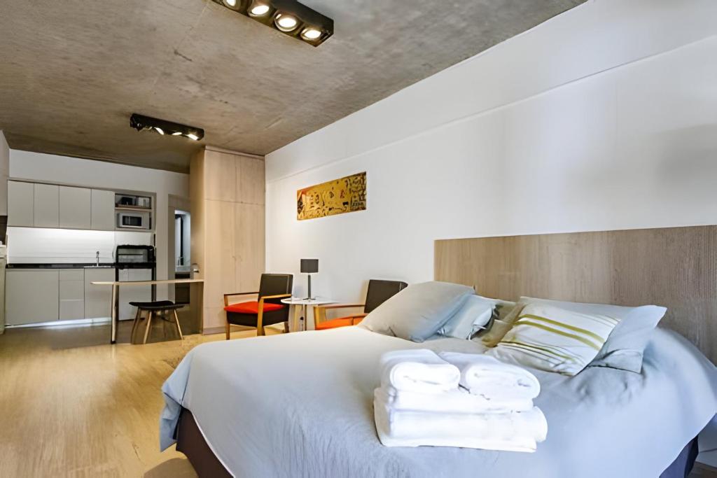 Soler Art Studios - Room 43 - 1