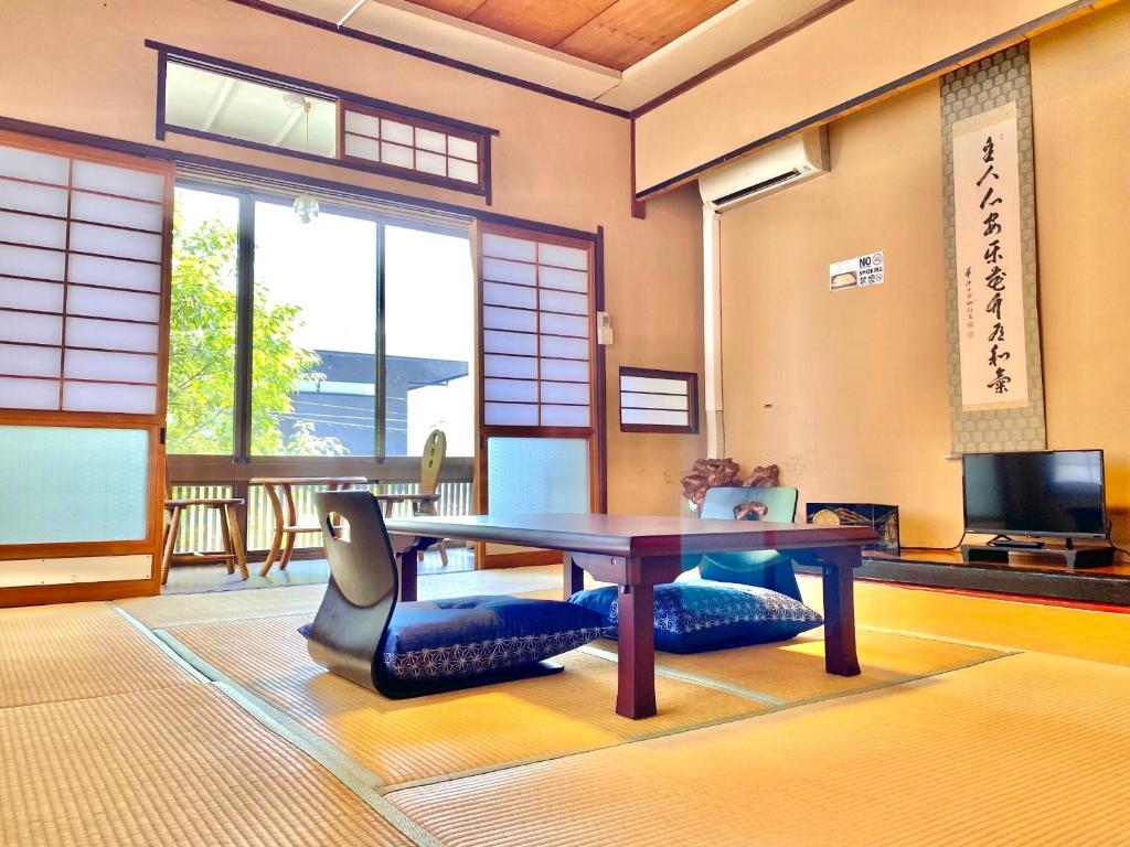 재패니즈 인 호텔 마츠키소 (JAPANESE IN HOTEL MATSUKISO)