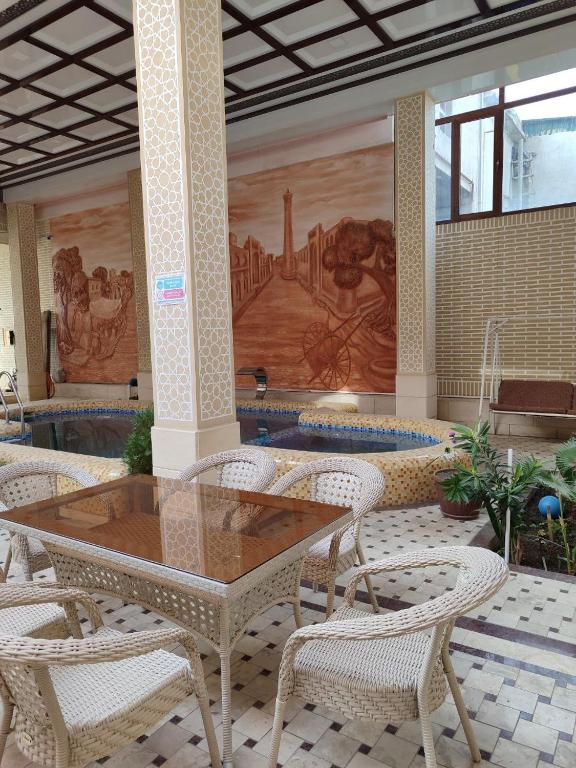 ホテル シャムス (Hotel Shams) スイミングプール