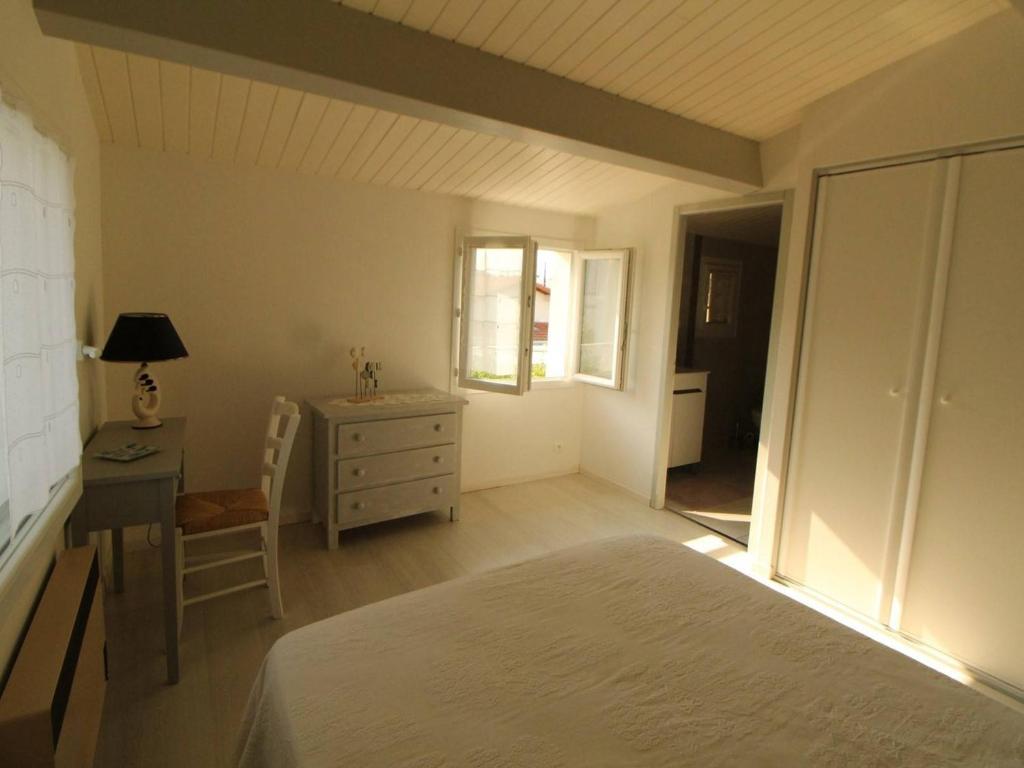 Appartement rénové à Royan, proche plage, terrasse, parking privé - FR-1-494-102 - 4