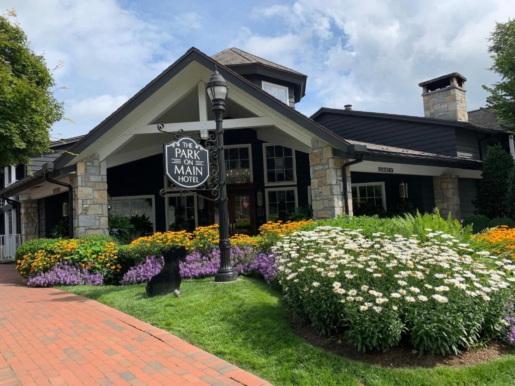 The Park On Main, Highlands