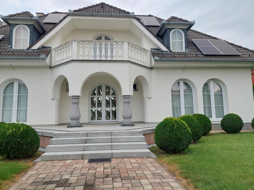 Fehér Ház, Gyenesdiás