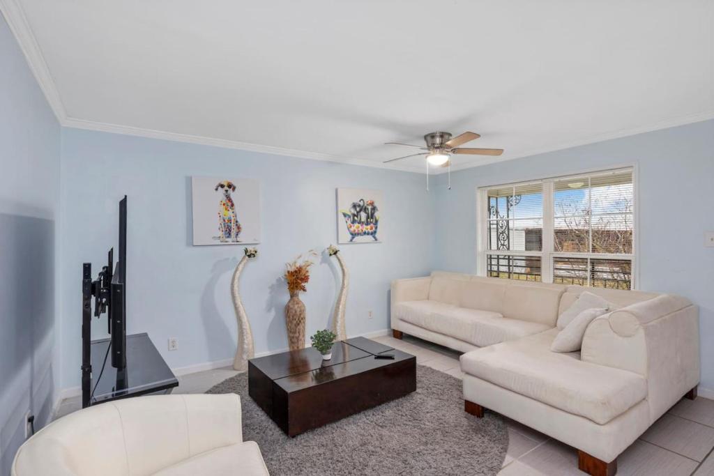 Delightful Apartment in Iowa, LA - Apartment 4, Iowa