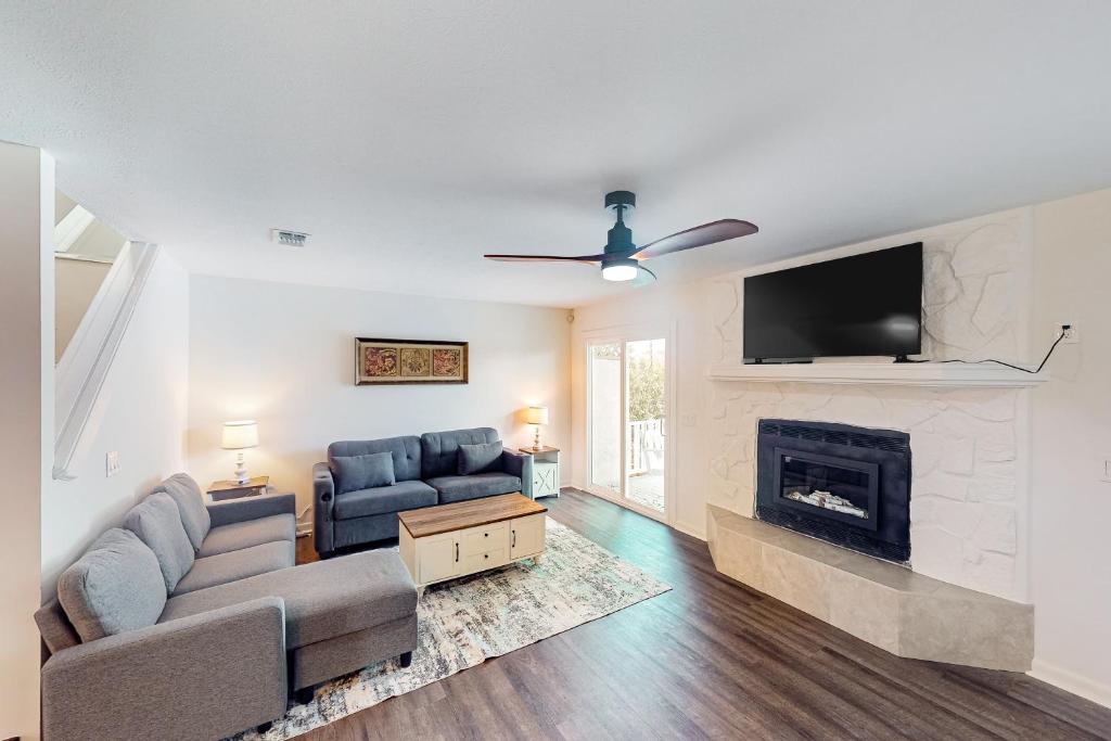 Life on the Lagoon, Panama City