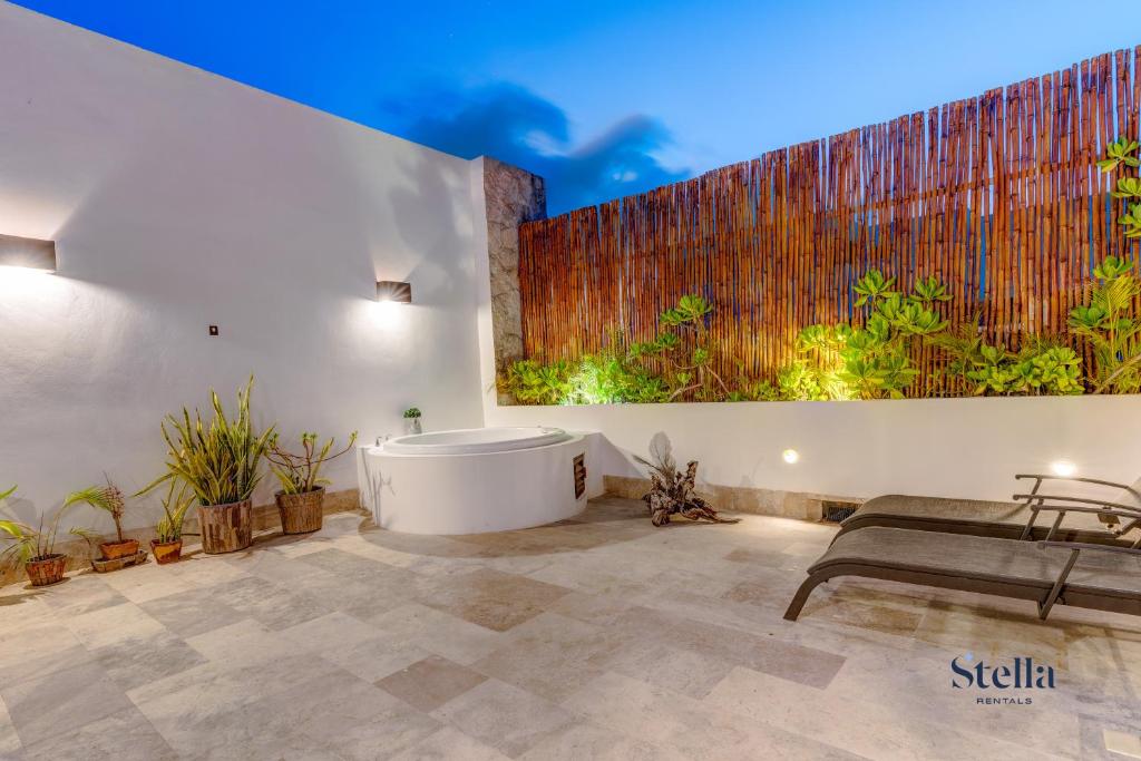 Private Rooftop 1BR Condo with Stunning Common Areas - 4