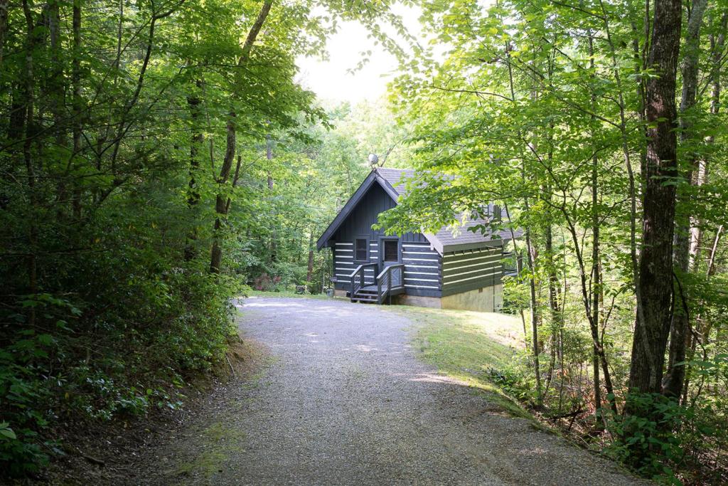 Lil' Smoky Studio by Stony Brook Cabins, Gatlinburg