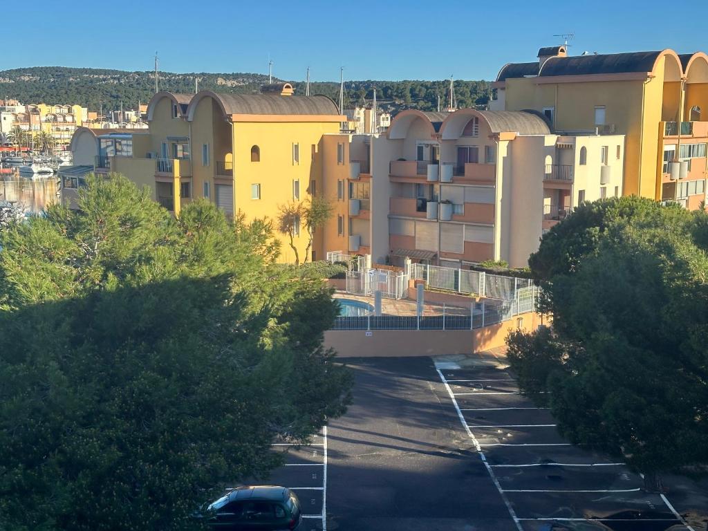 Superbe 2 pièces climatisé avec piscines - 5