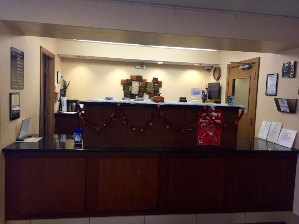 Americas Best Value Inn Grand Forks photo