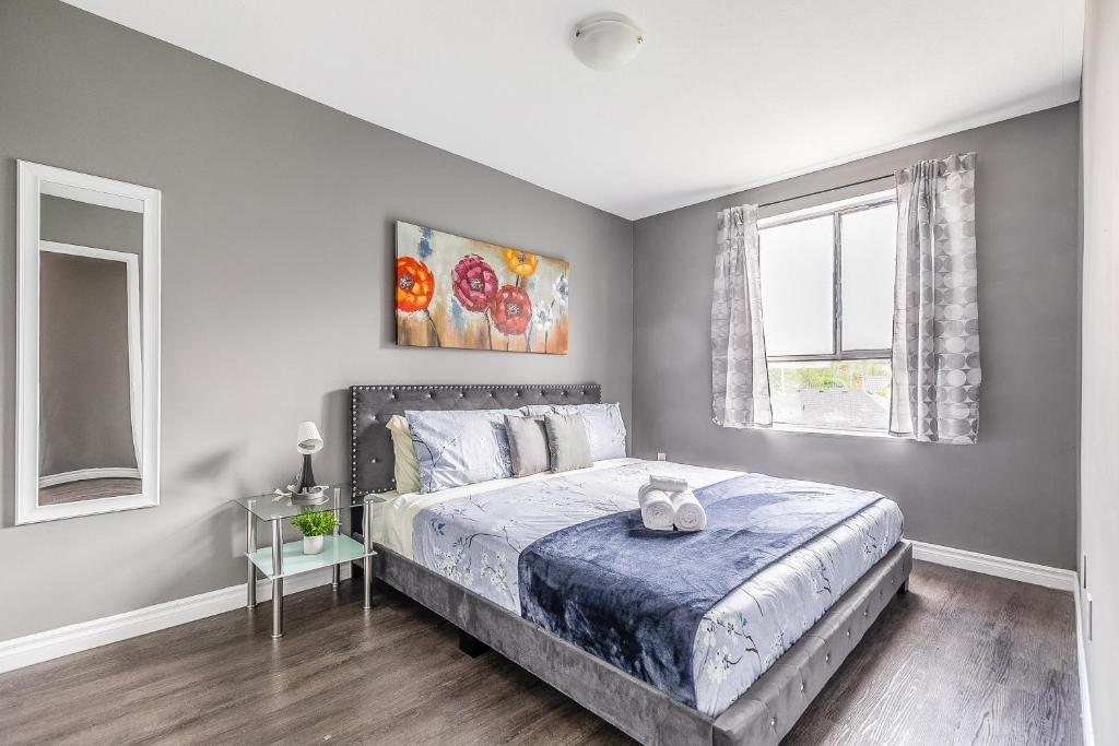 2BR Apt - Near Downtown Hamilton - Sleeps 6, Hamilton