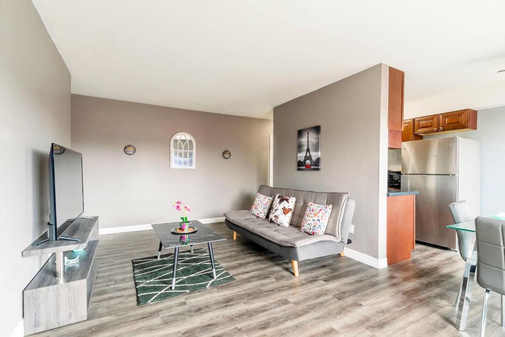 Spacious 2BR Apt - Near DT Hamilton, Hamilton