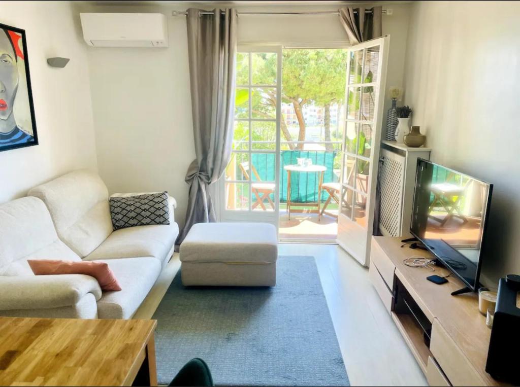 Superb apartment in provenzal residence with pool - 3