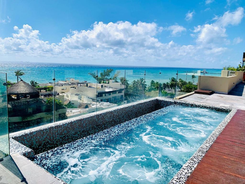 1 block from beach 2BR pool ocean view - 2