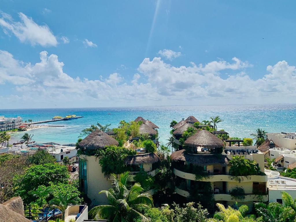 1 block from beach 2BR pool ocean view - 5