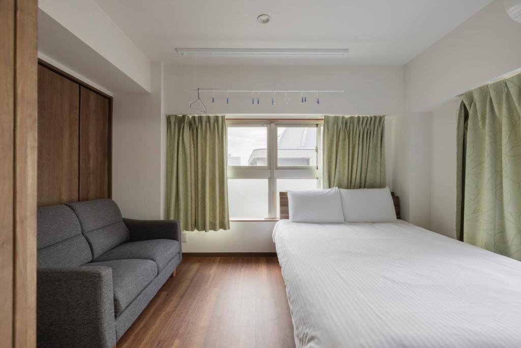 self-check in-5mins walk from shinokubo station free wifi