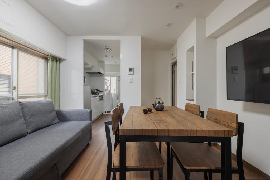 self-check in-5mins walk from shinokubo station free wifi