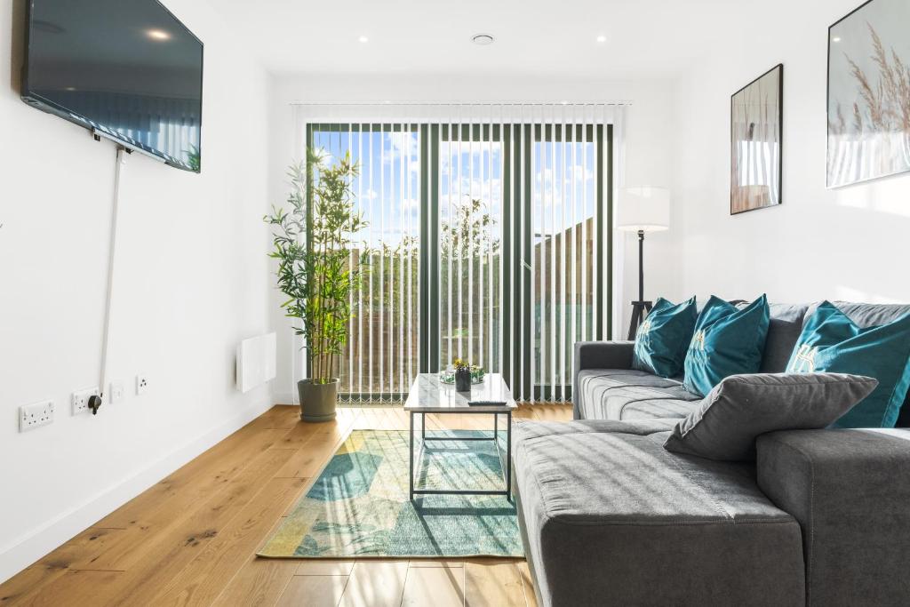 Pluxa Emerald Luxury - Walk to Attractions, Transport Nearby, Birmingham