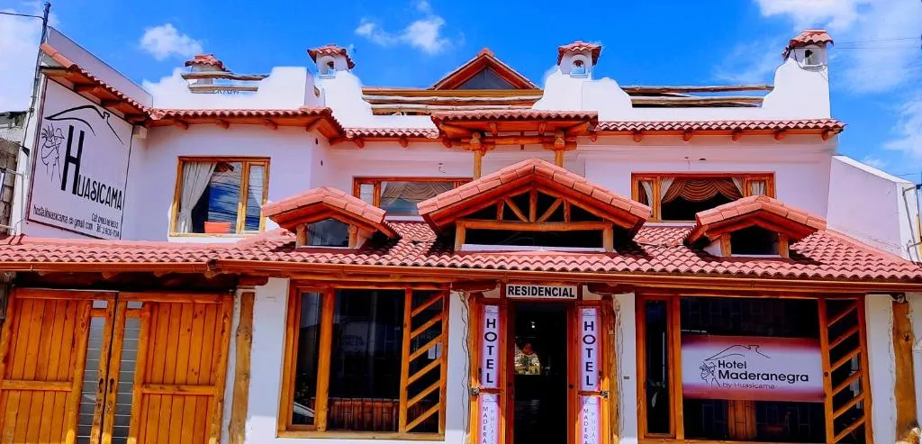 Hotel Maderanegra By Huasicama，位于拉塔昆加的酒店