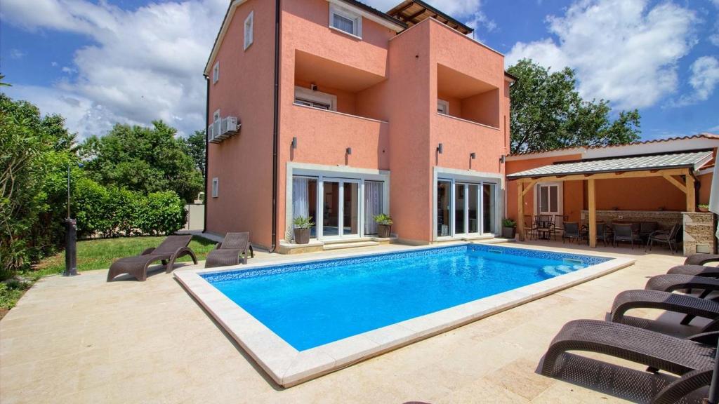 Ferienhaus mit Privatpool für 14 Personen ca 360 qm in Medulin, Istrien Südküste von Istrien, Medulin