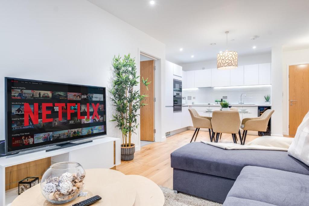 Pluxa Crème Opulence 5 Star Beautiful High End Apartment in Birmingham City Centre, Birmingham