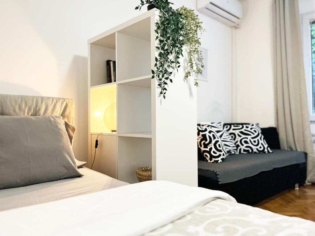 Fully Equipped - Cozy & Convenient City Apartment - 2