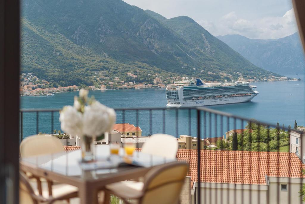 Gorgeous Apartment with Stunning Views, Kotor