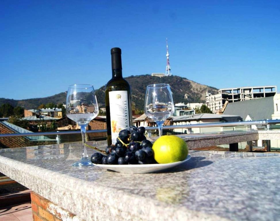 Tbiliseli Inn, Tbilisi