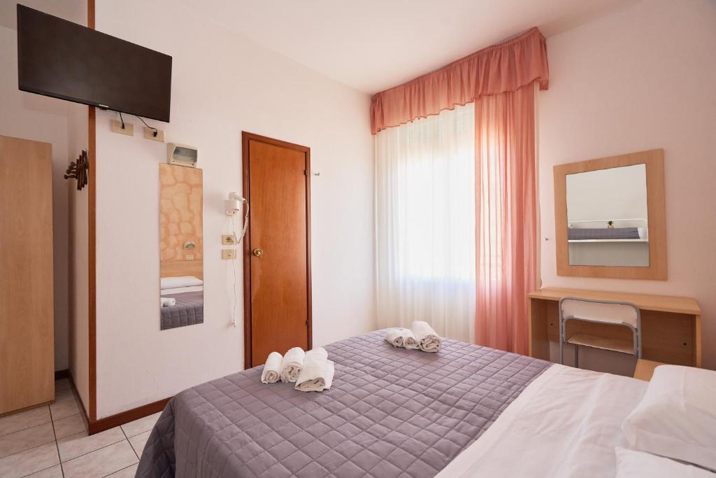 HOTEL JOLANDA - 3