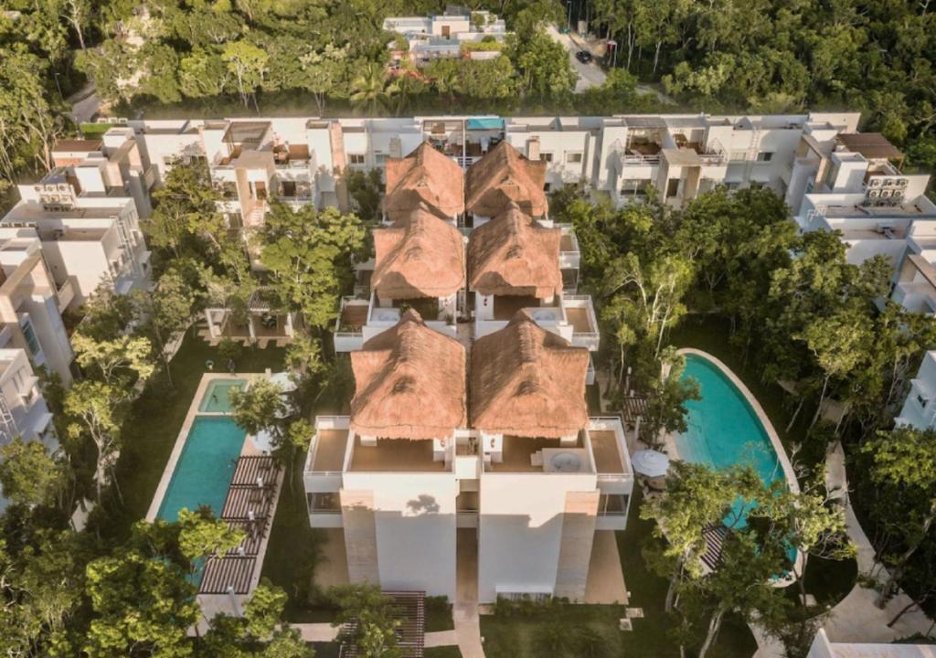 Serene Private Rooftop Jacuzzi Penthouse 2 Pools 5 Min To Beach + Gym - 2