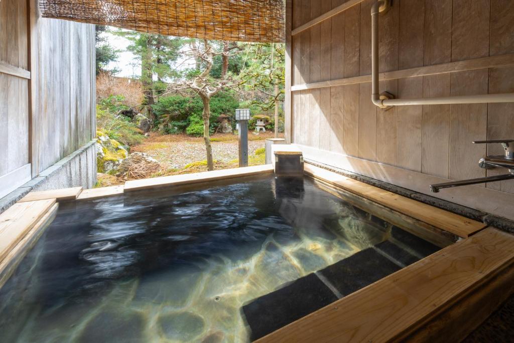 Open air bath