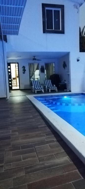 casa olas, Manzanillo