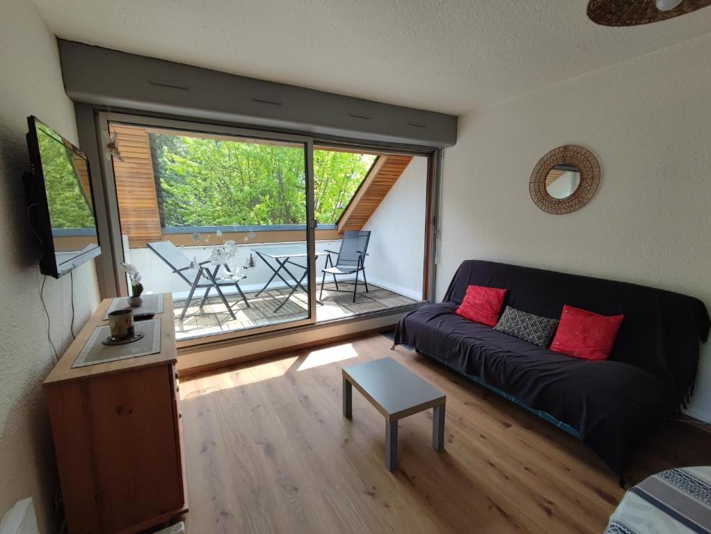 T2 spacieux et lumineux avec 2 terrasses Sud et Est, proche centre village - 2
