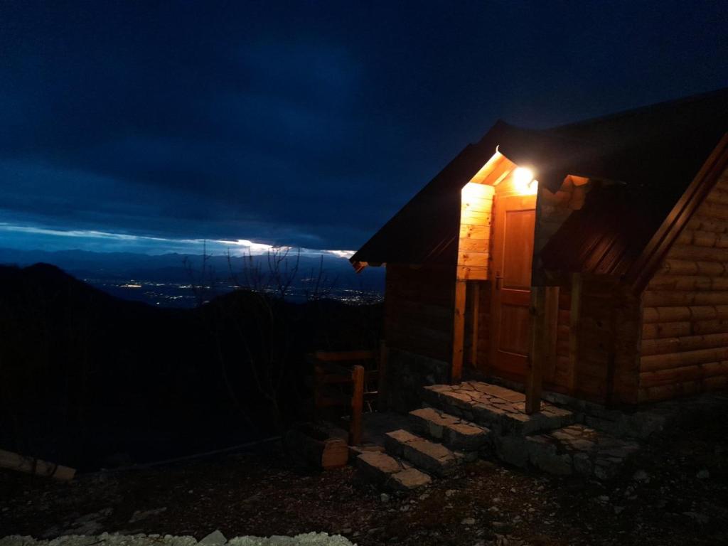 Seosko domaćinstvo Stara Pjesma, Podgorica