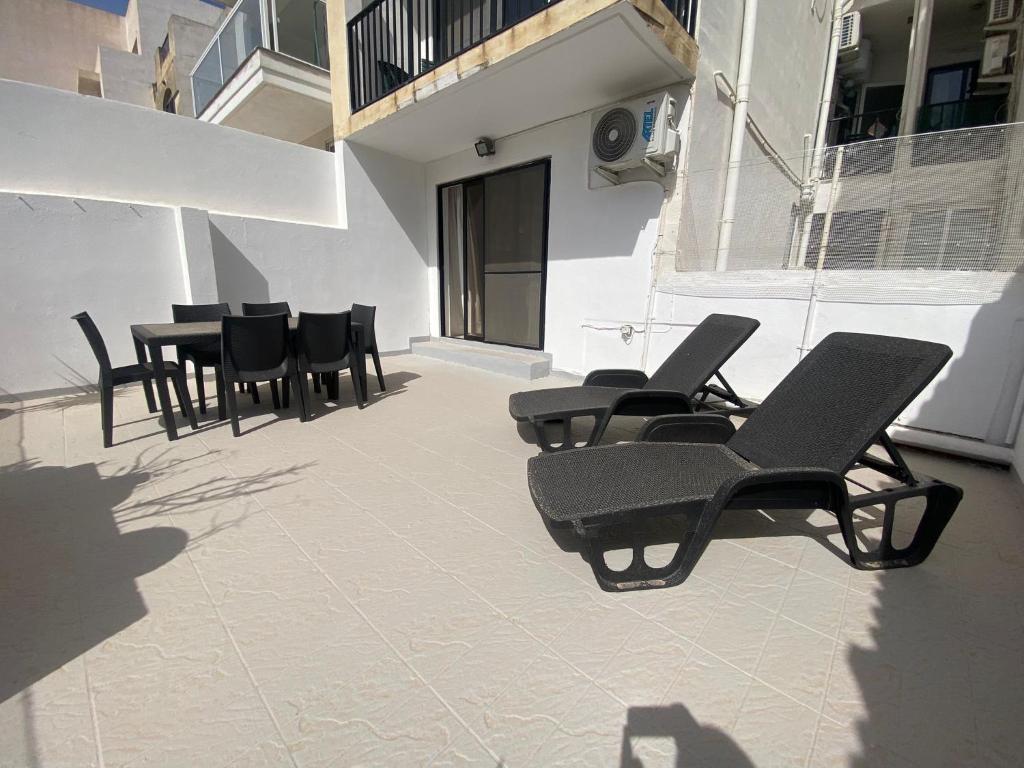 St Julians Property with Terrace, Tal-Għoqod