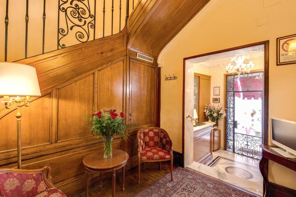 Hotel La Lumiere Di Piazza Di Spagna Photo 49