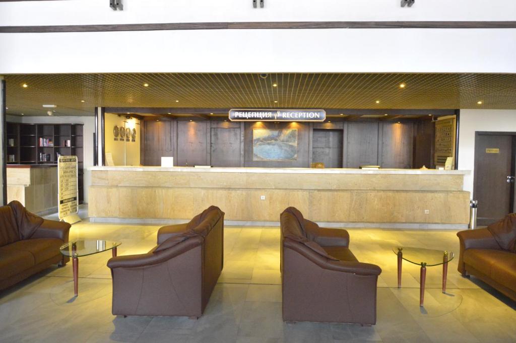 Hotel Samokov — Hotel building in Borovets, Sofia (province)