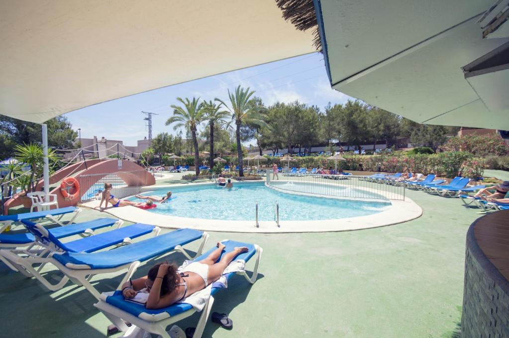 azuLine Hoteles Mar Amantis & II — Swimming pool in San Antonio, Balearic Islands