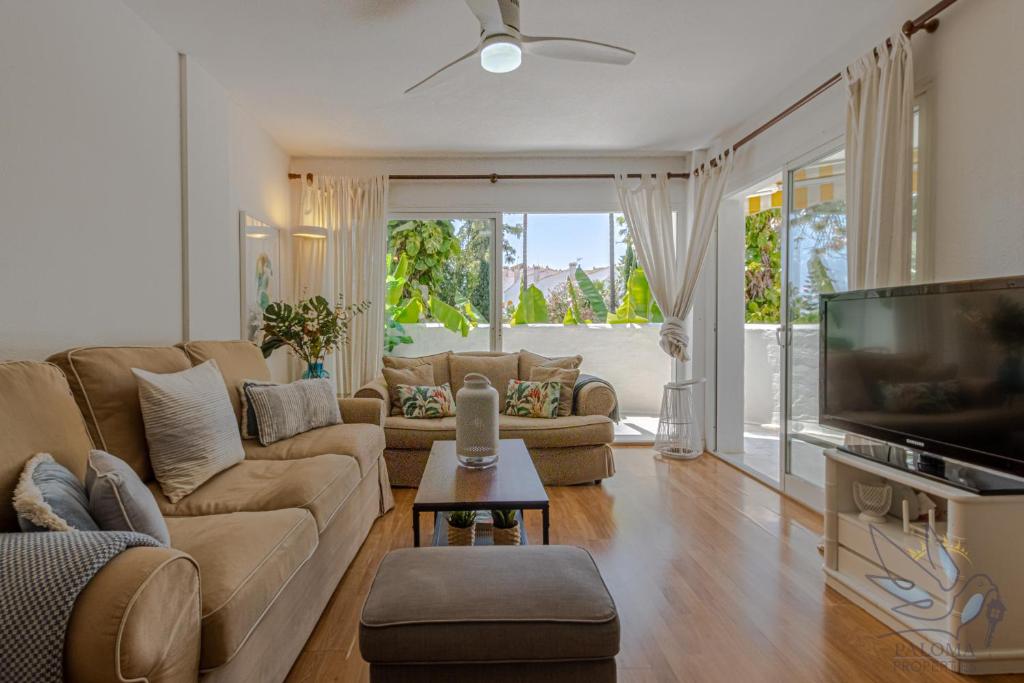 Benalgolf Lovely apartment in Benalmádena with Sea Views, Excellent WIFI connection, private Backyard with BBQ - 4