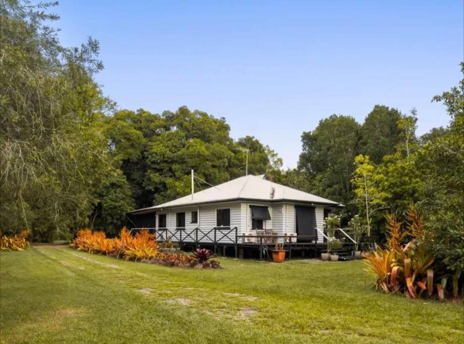 Beachmere Escape, Beachmere