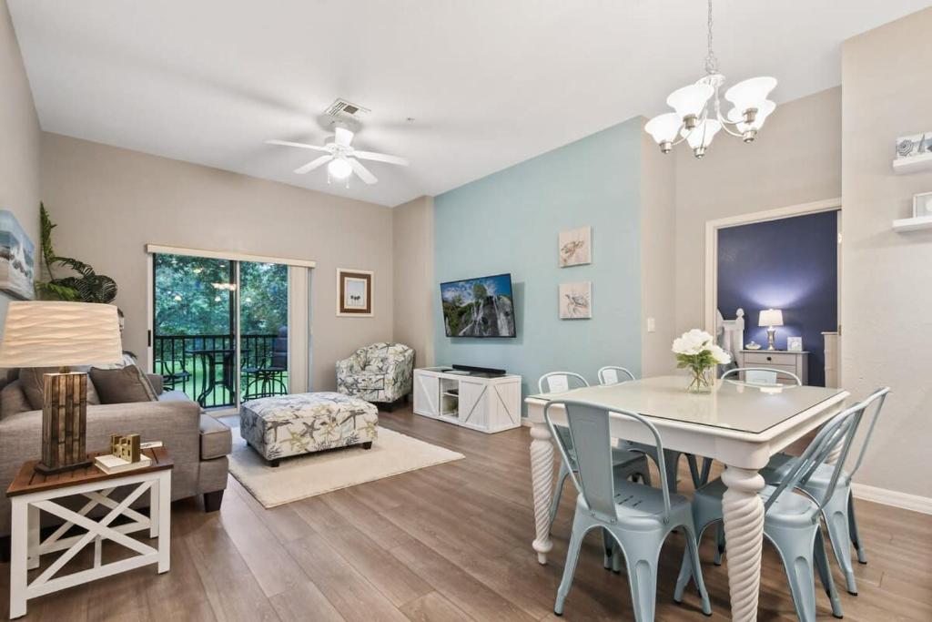 Coastal unit with 3 bedrooms and Disney room, Kissimmee