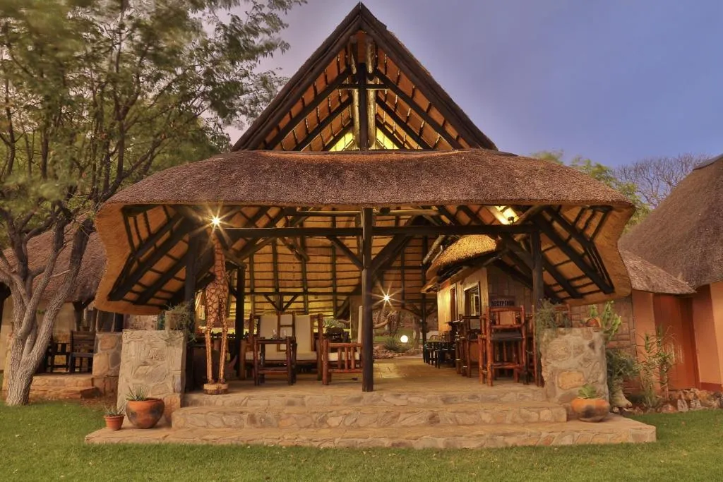 Sophienhof Lodge, hotel in Outjo