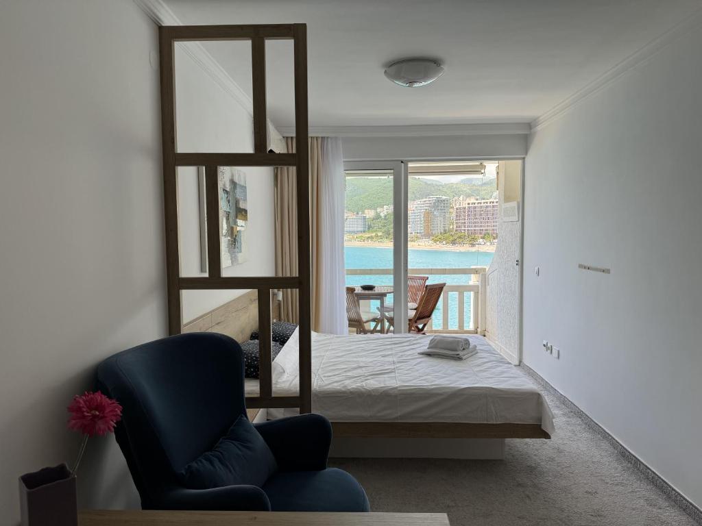 First Line Sea View apartment in Rafailovici - 2