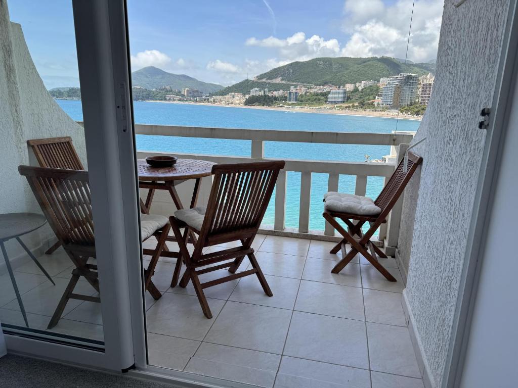 First Line Sea View apartment in Rafailovici - 5
