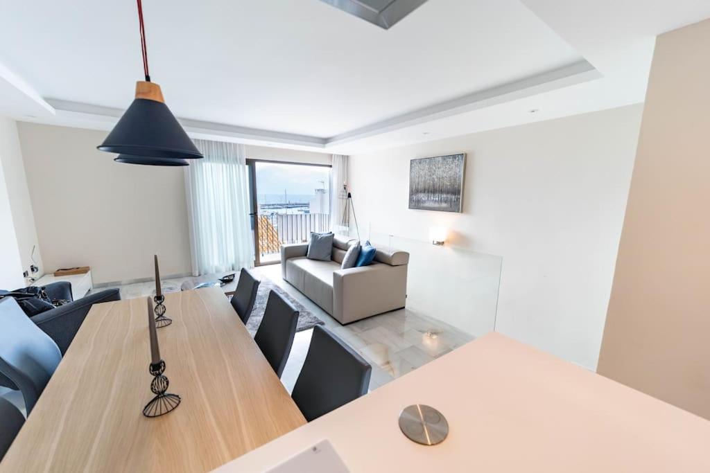 Bright Duplex in Puerto Banus with Marina Views, Marbella