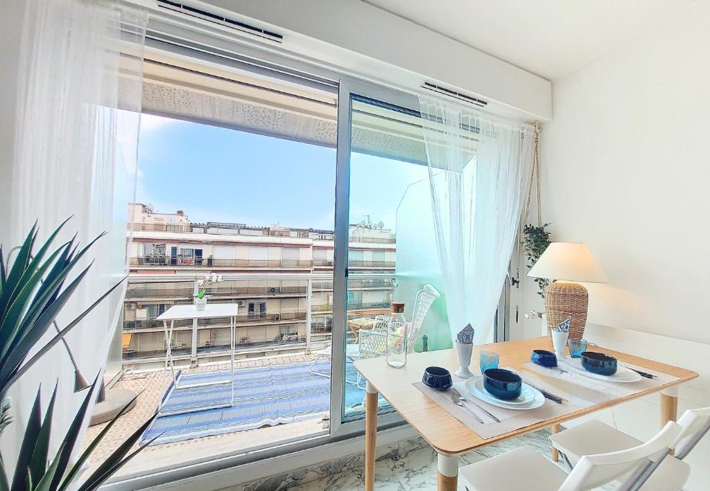 Nestor&Jeeves - LIFESTYLE - Terrace and sea view - 3