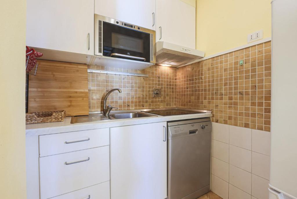Apartments Florence- Dante's View-Piazza Santa Croce in the heart of Florence - 5