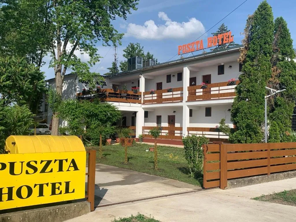 Puszta Hotel，位于拜赖克菲尔德的酒店