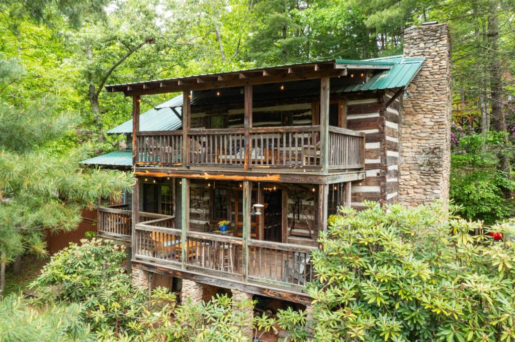 Old Chestnut Cabin at Lake Junaluska, Waynesville
